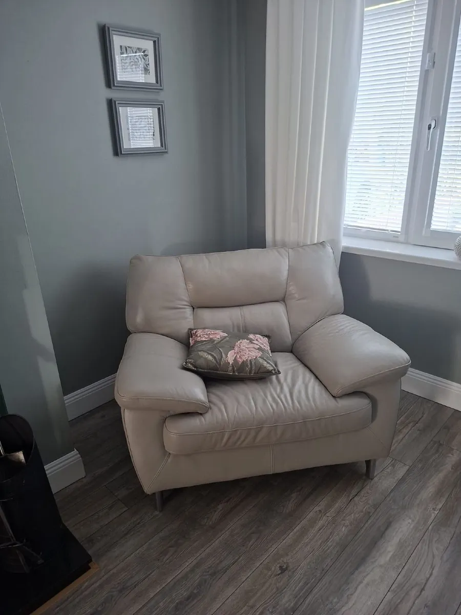 Leather suite - Image 3