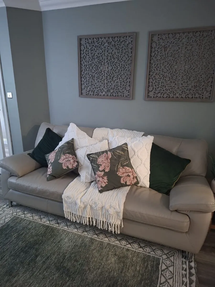 Leather suite - Image 2