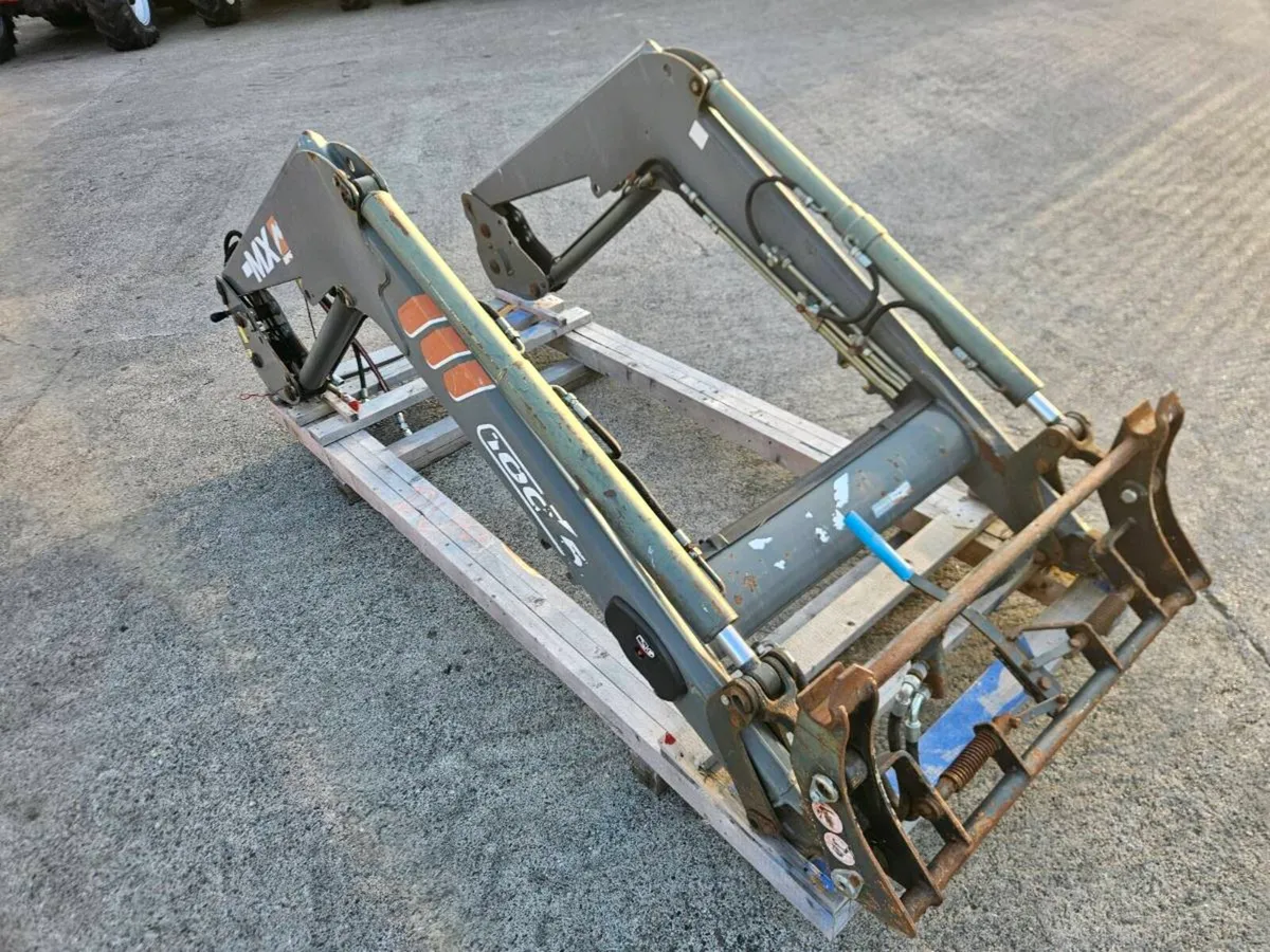 Case maxxum Front loaders available - Image 3