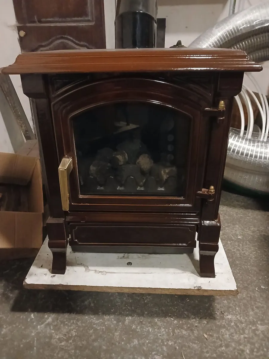 Nestor Martin 5kw oil stove fully refurbished - Image 1