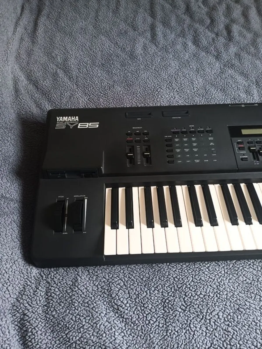 Yamaha Sy85 - Image 4