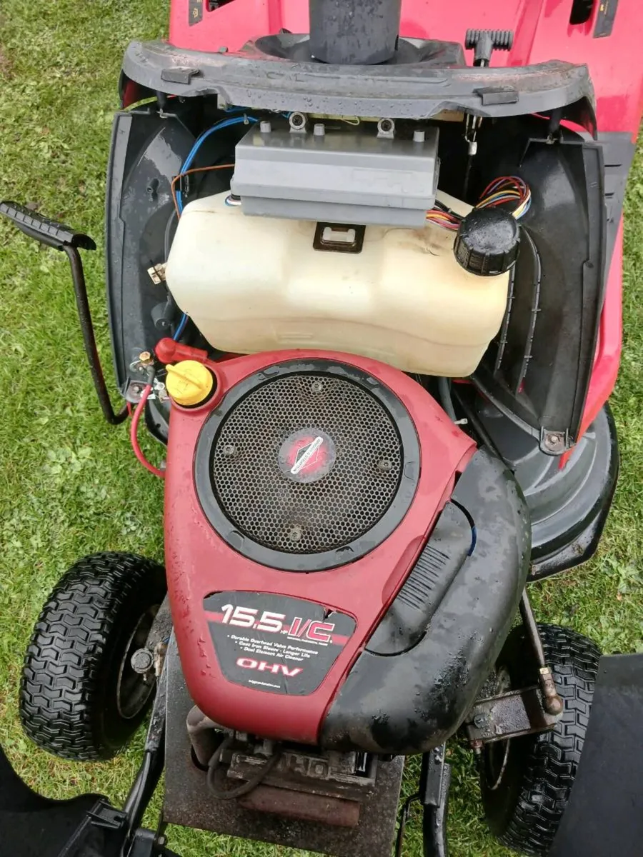 Castlegarden hydrostatic Briggs engine - Image 3