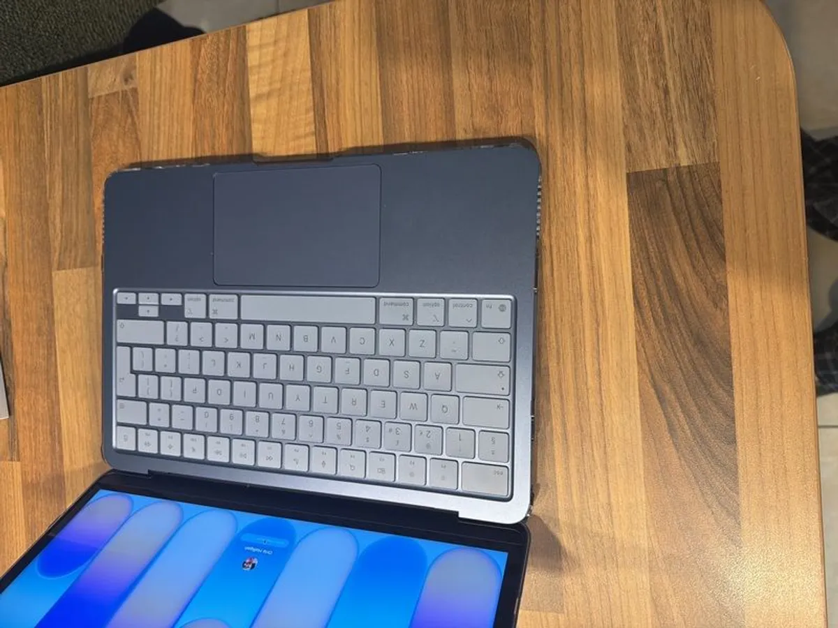 Mackbook Neo with Apple care - Image 3