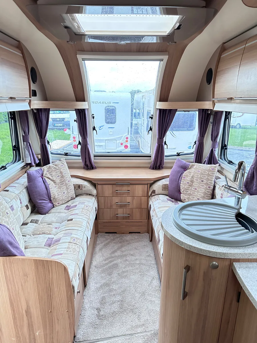 ✨STUNNING BAILEY UNICORN VIGO 4 BERTH ISLAND BED✨ - Image 4