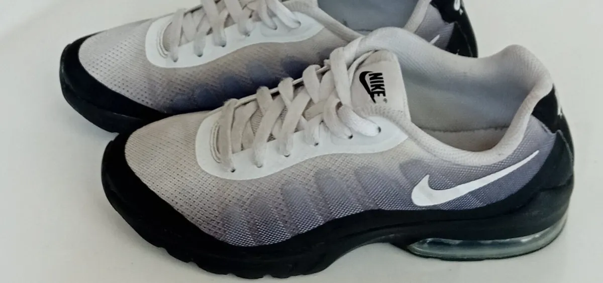 Nike Trainers UK6 - Image 3