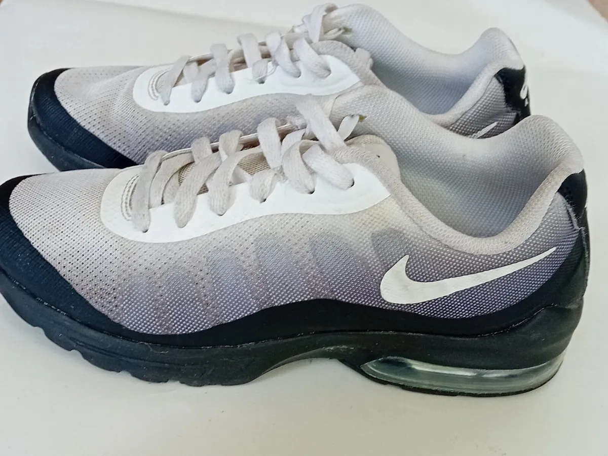 Nike Trainers UK6 - Image 1
