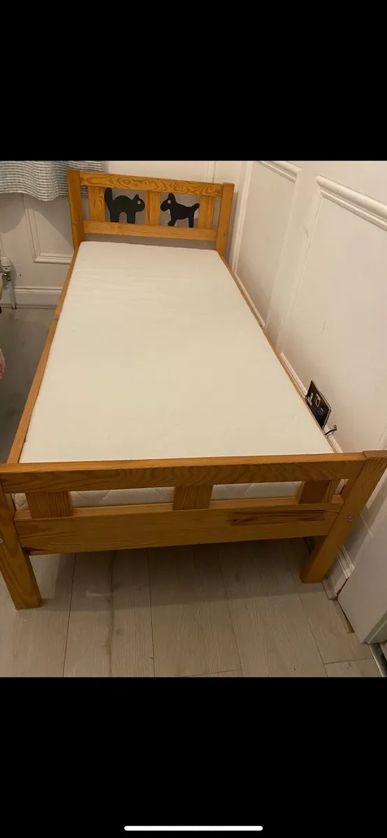 Bed - Image 1