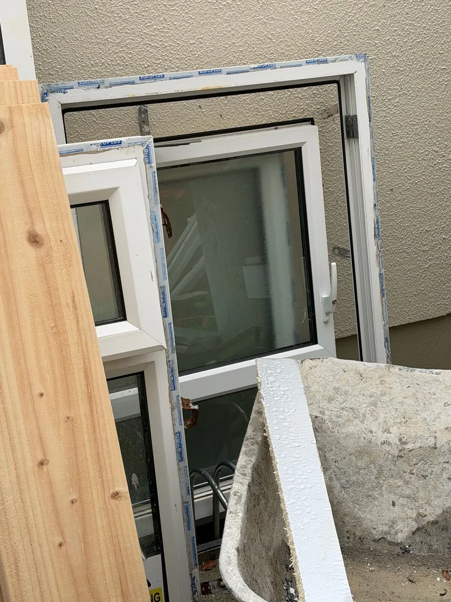 FREE 6 Windows (various sizes) - Image 4