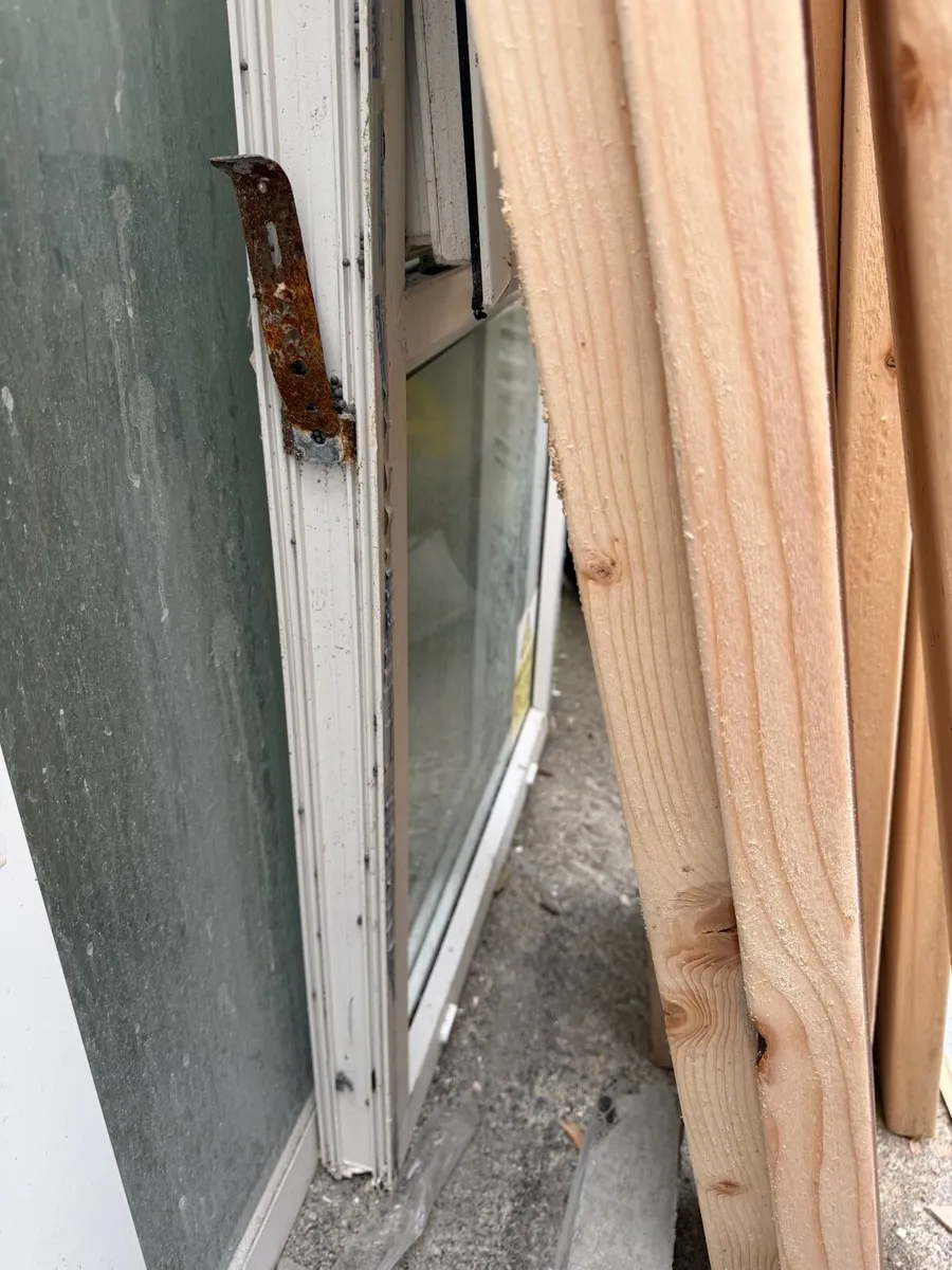 FREE 6 Double glaze windows - Image 3