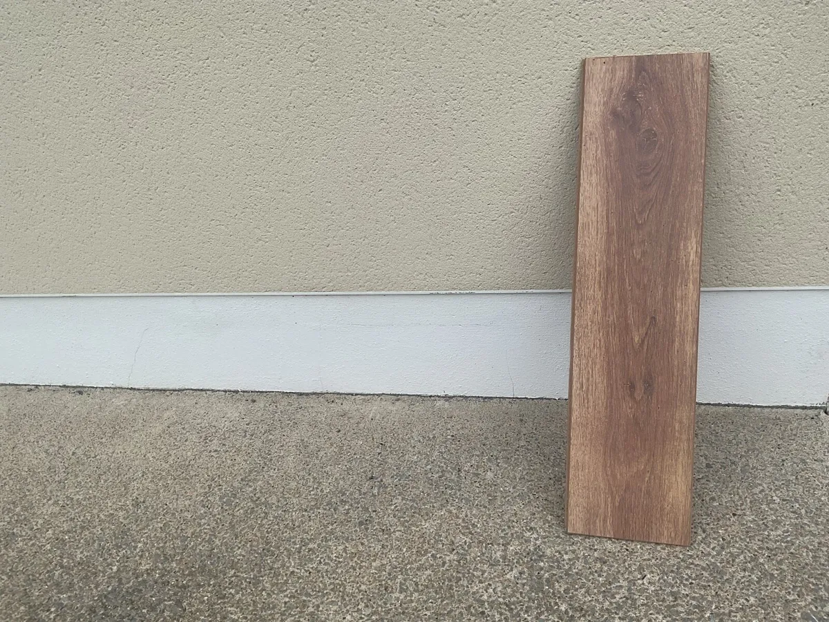Dark oak click floorboards - Image 2