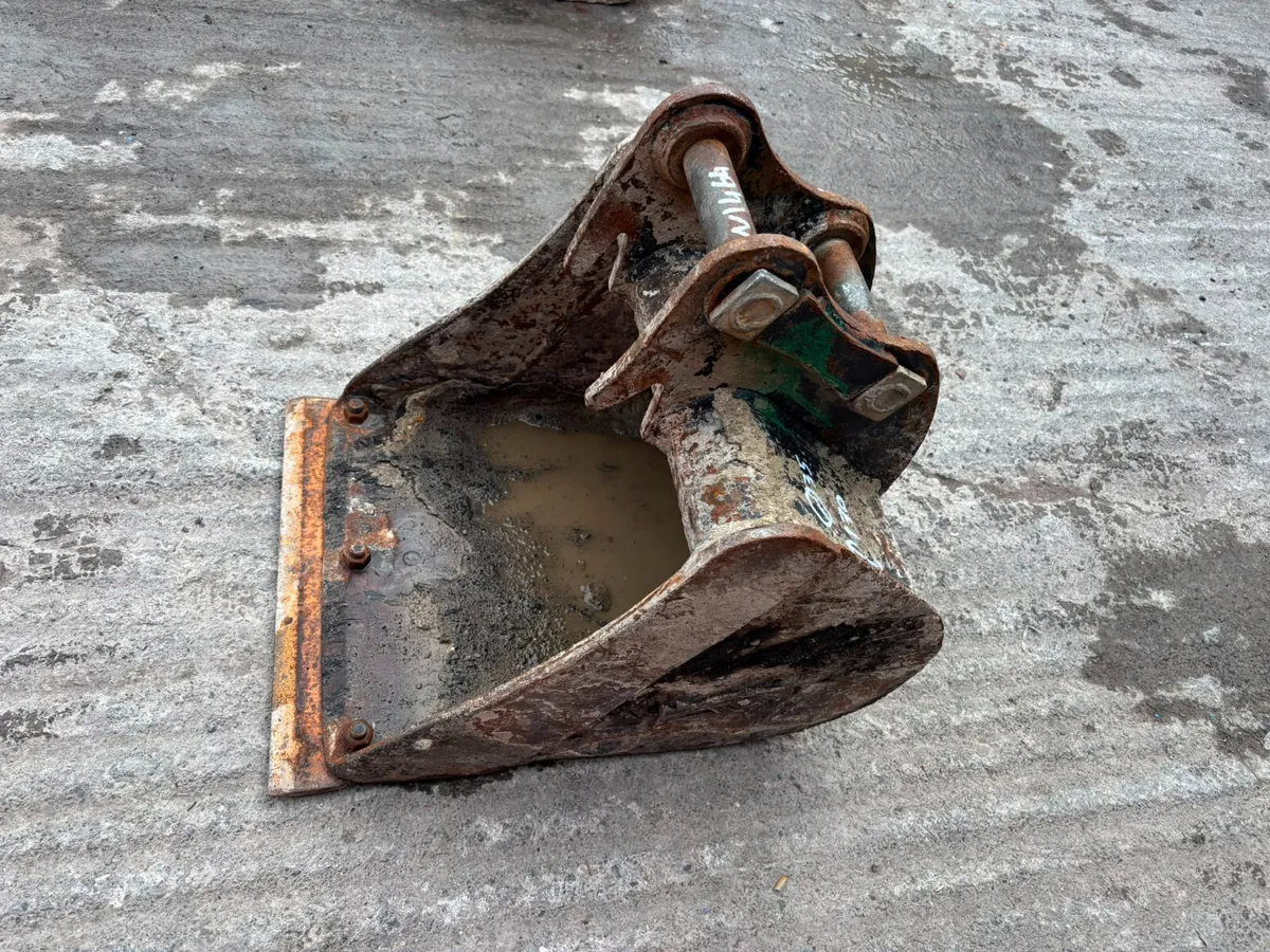 heavy-duty excavator grading bucket - Image 1