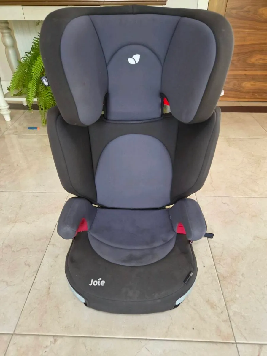 Car seats upto 8 years okd - Image 1