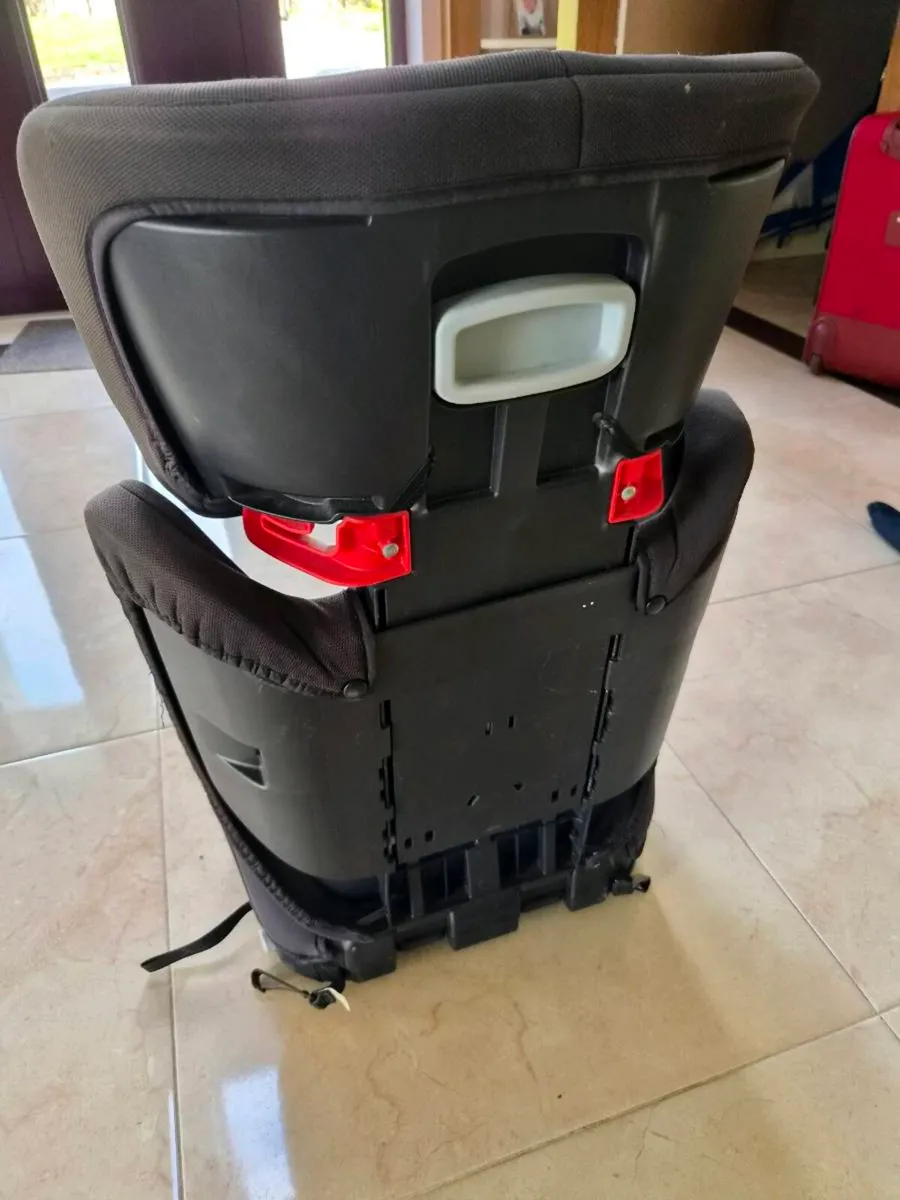 Car seats upto 8 years okd - Image 4