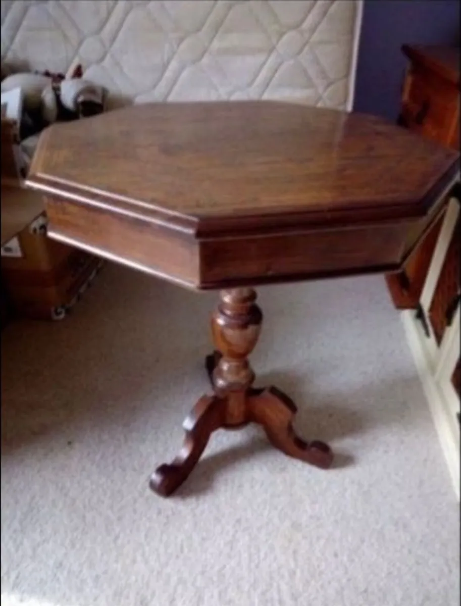 Small side  table - Image 1