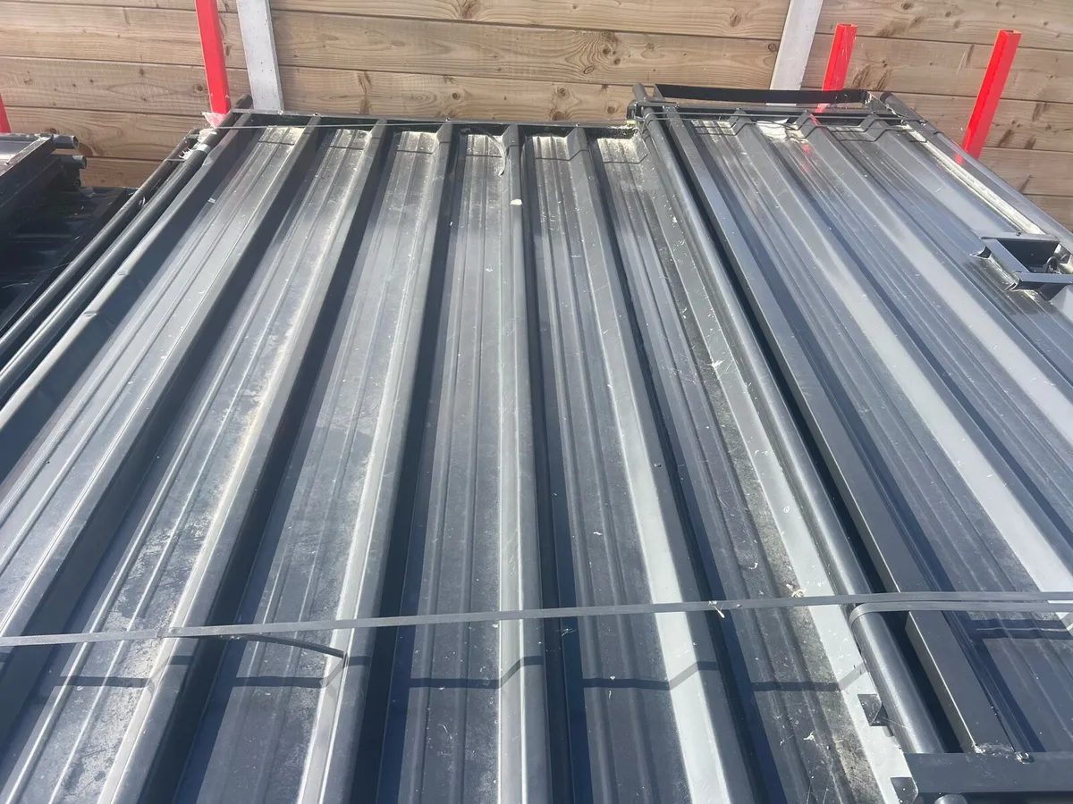 Enclosed site security panels - Image 3