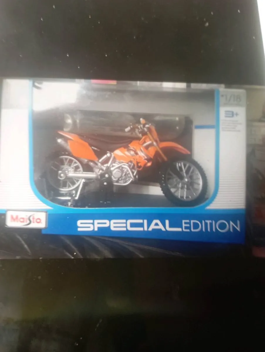 SPECIAL EDITION MAISTO 1:18 SCALE KTM-450 TOY - Image 1