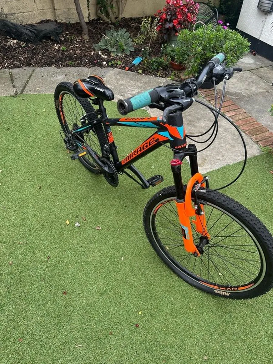 Boys Bike - excellent condition - Image 1