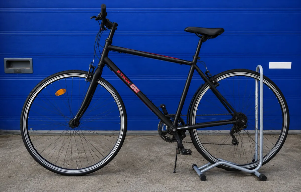B twin bicycle commuter bike