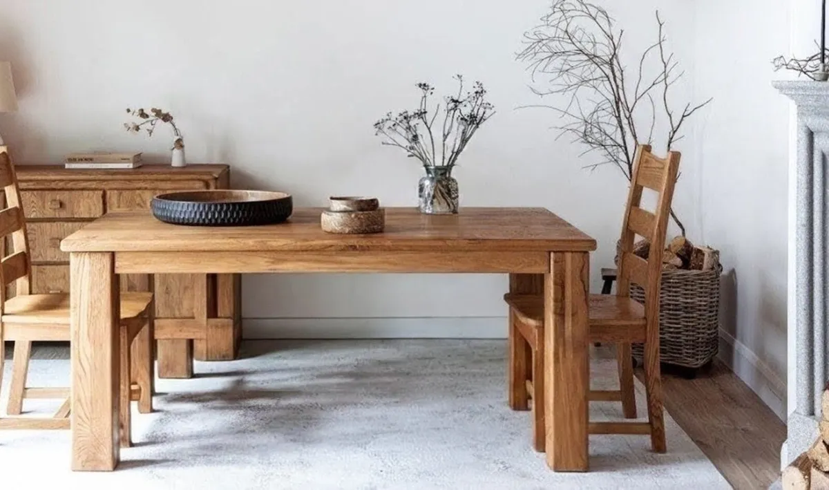 Harvey Norman 6 seater dinning table - Image 1