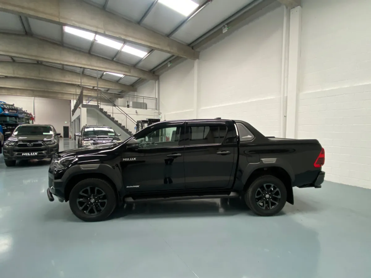 2026 Toyota Hilux InvincibleX 2.8 Auto - Image 4