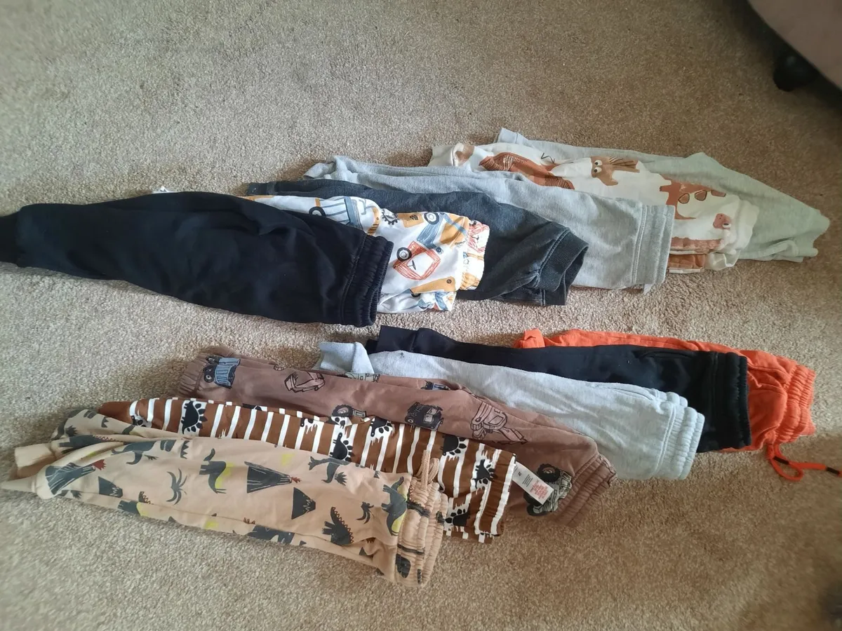 Large boy's clothes bundle age 3-4 - Image 3