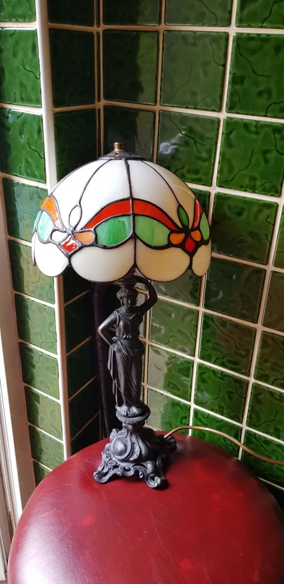 Tiffany stained glass table light - Image 1