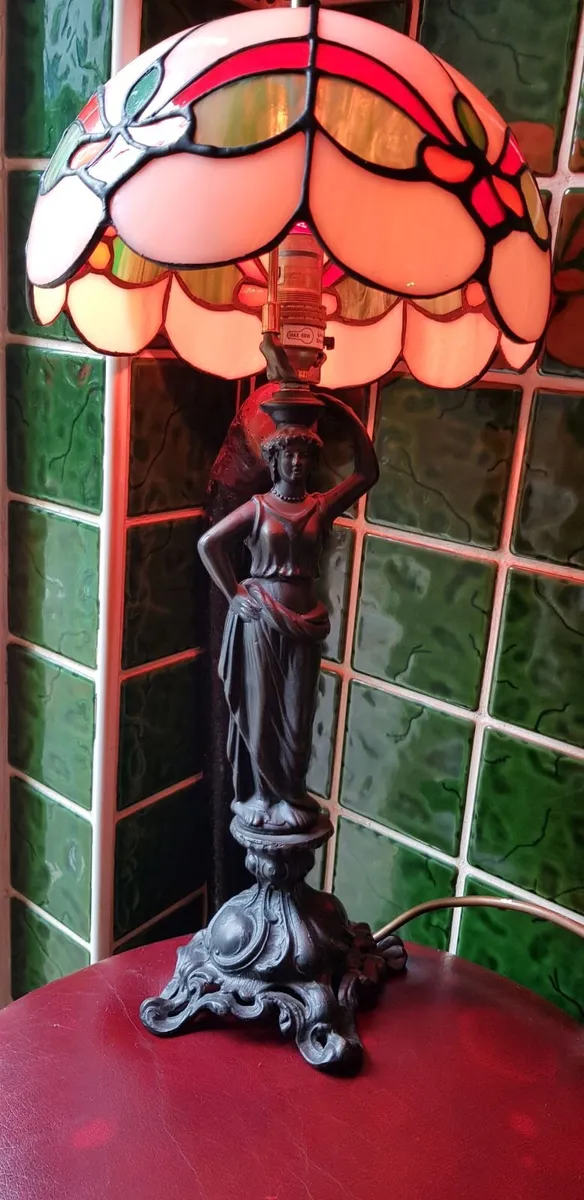 Tiffany stained glass table light - Image 3