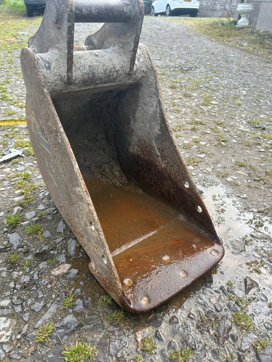 digging bucket - Image 1