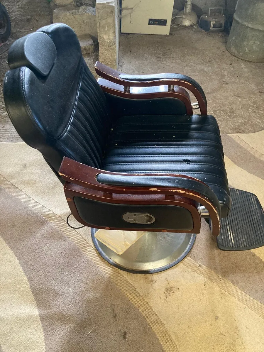 Barbers chair - Image 2