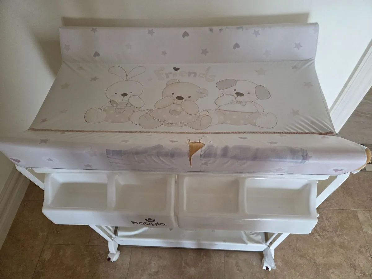 Babylo Bath and Baby Changing Table - Image 3