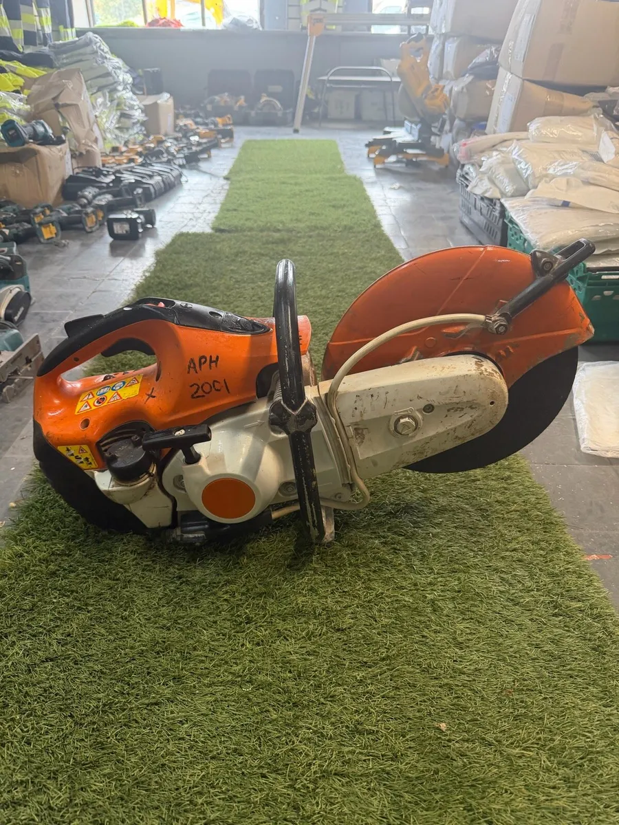 Stihl T5 410 saw - Image 1