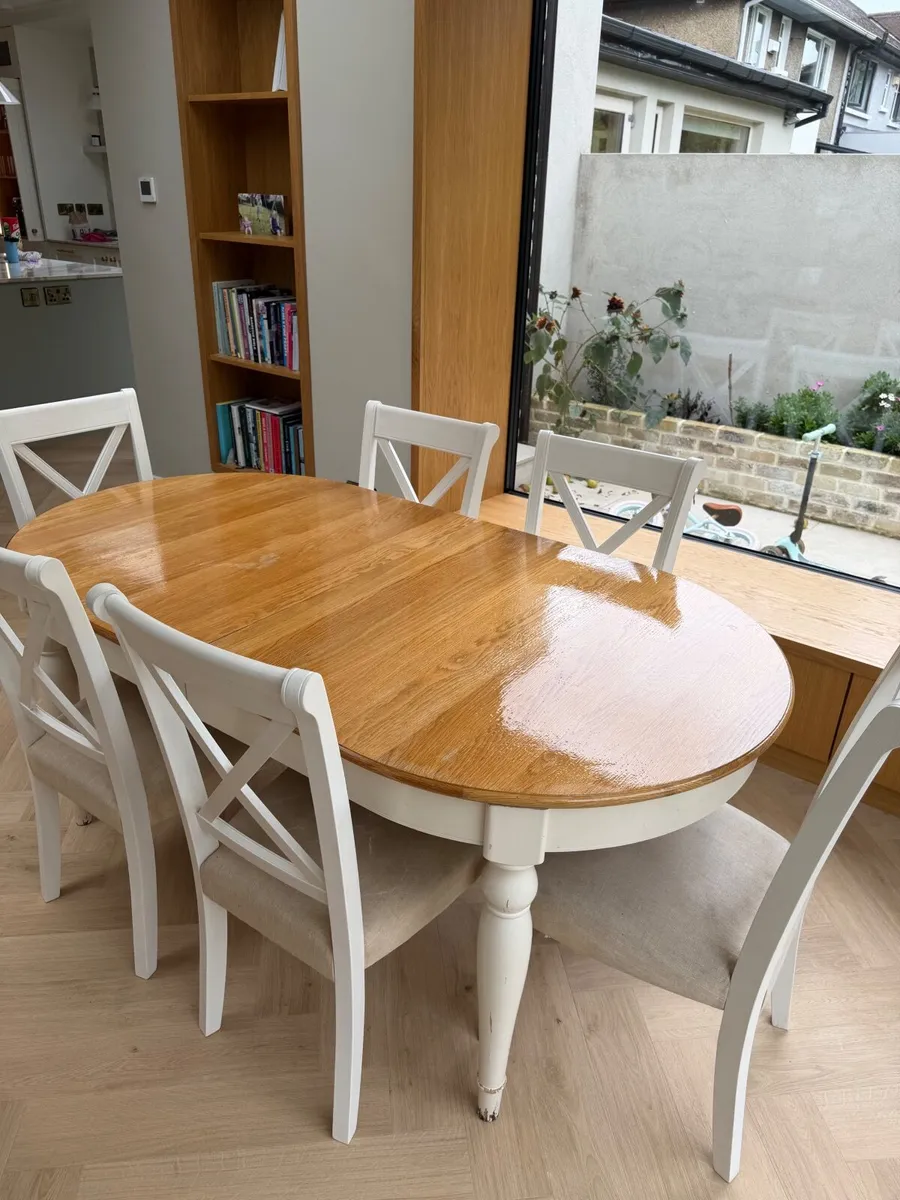 Solid oak dining table - Image 2