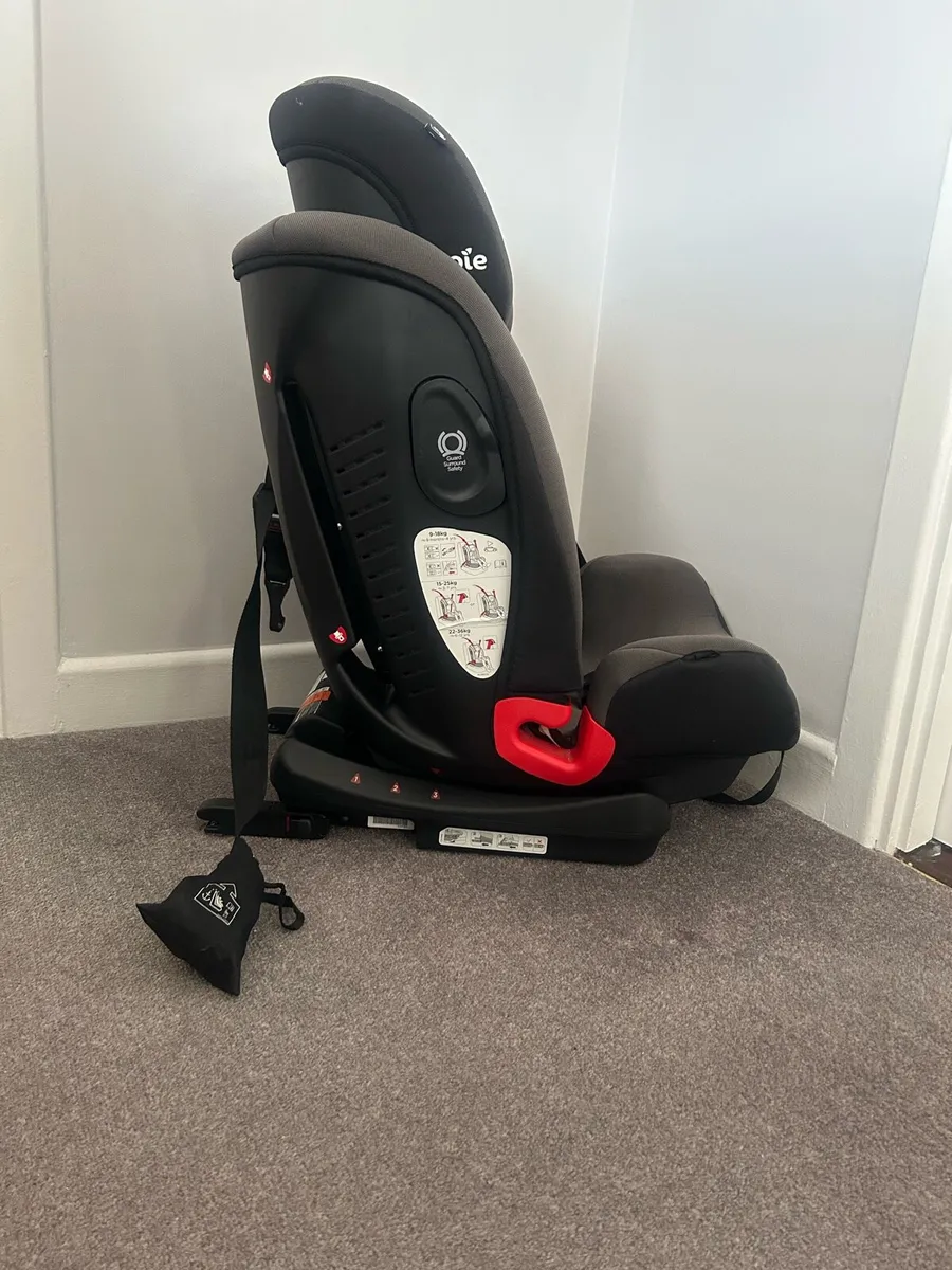 Jolie Bold Car Seat 9kg to 36kg isofix and top yet - Image 2