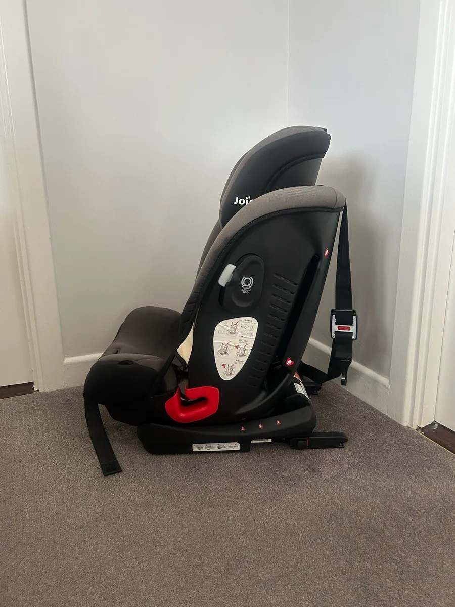 Jolie Bold Car Seat 9kg to 36kg isofix and top yet - Image 4