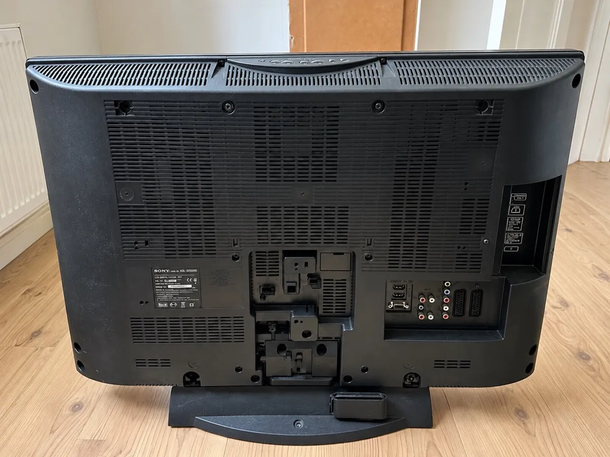 Sony BRAVIA 32" LCD HD TV HD Ready - Image 3