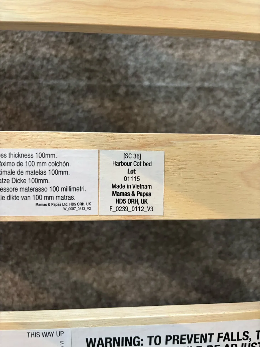 Cot & Changing Table/Drawer Unit - Image 4