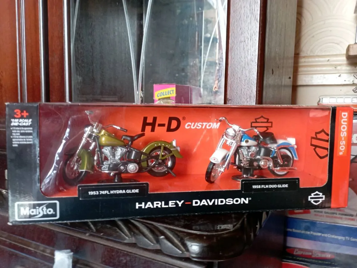 MAISTO HARTLEY - DAVIDSON DUOS 1-18 SCALE MODLES - Image 1