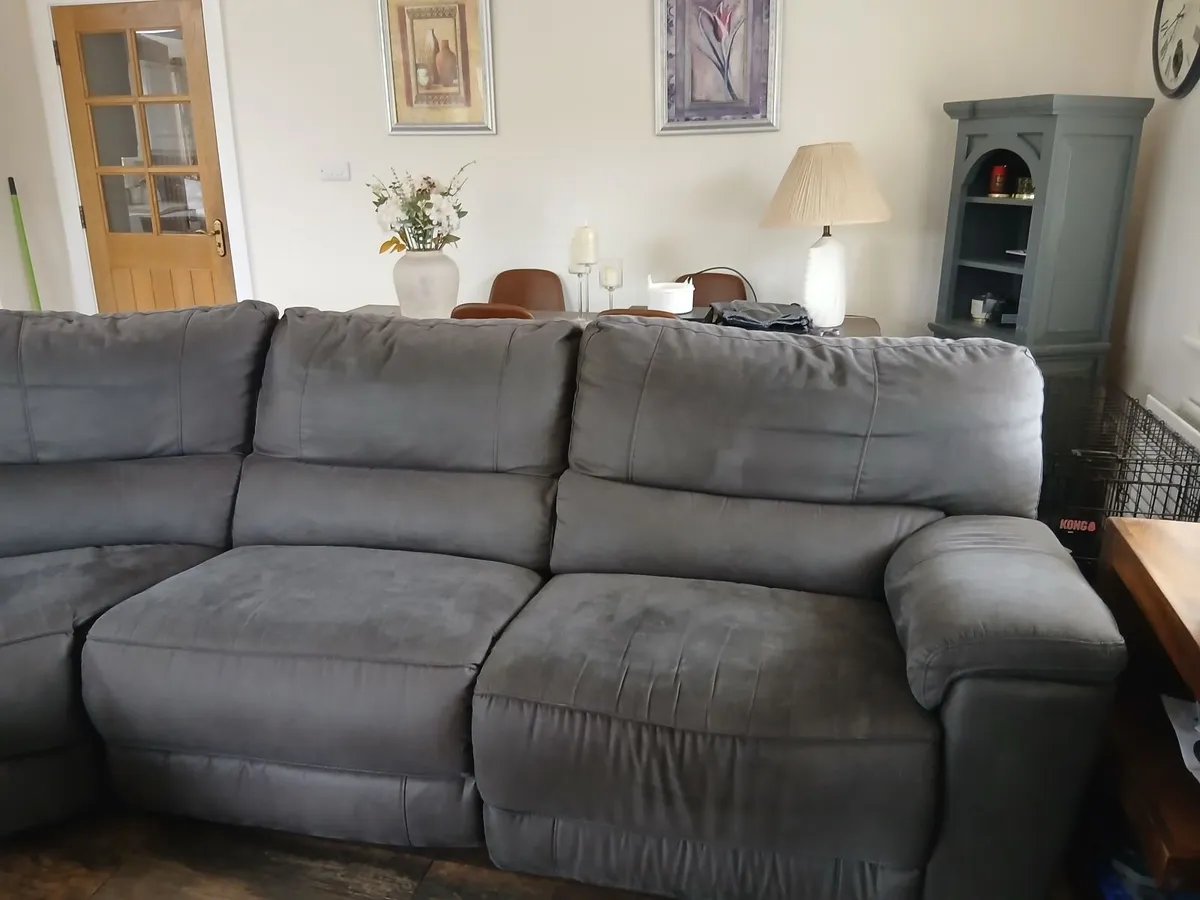 Recliner sofa and furniture - Image 4