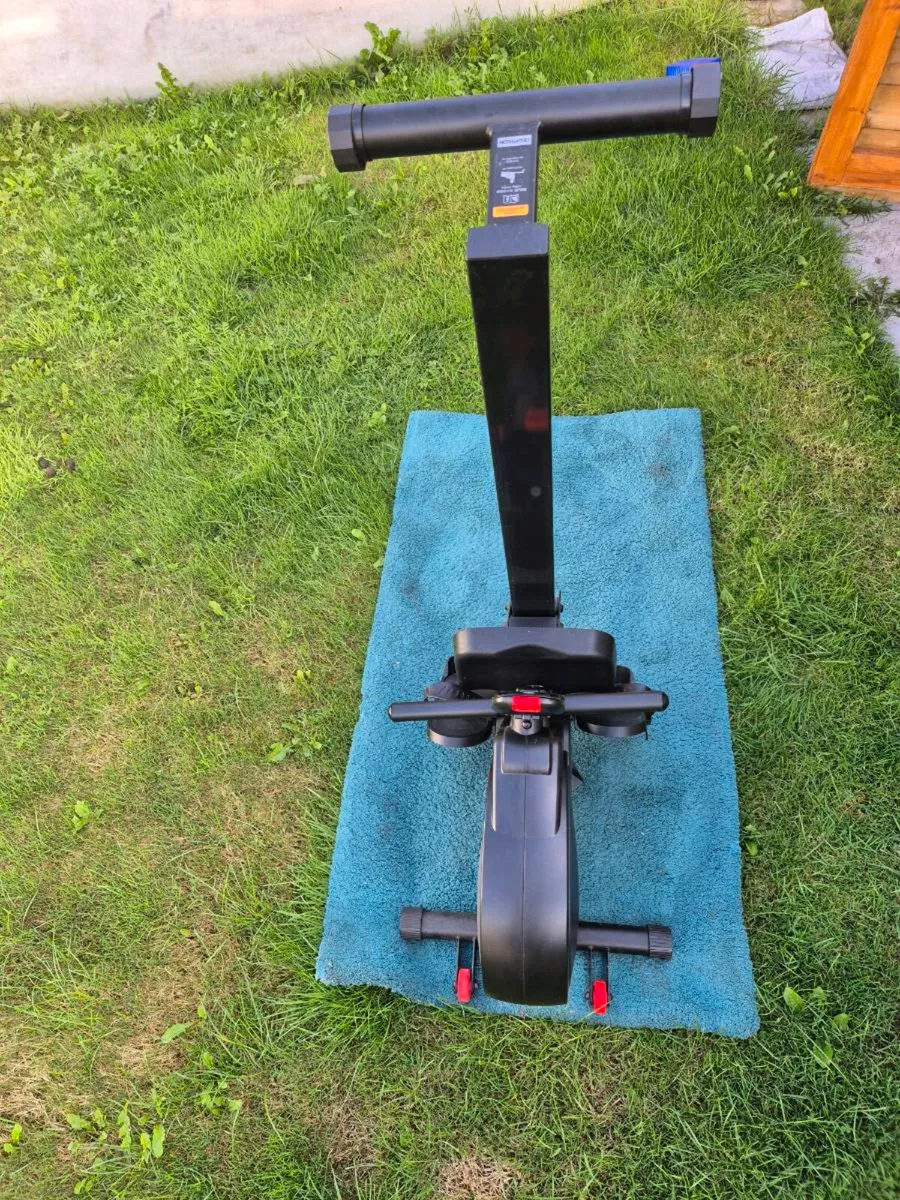 Decathlon foldable rowing machine - Image 4