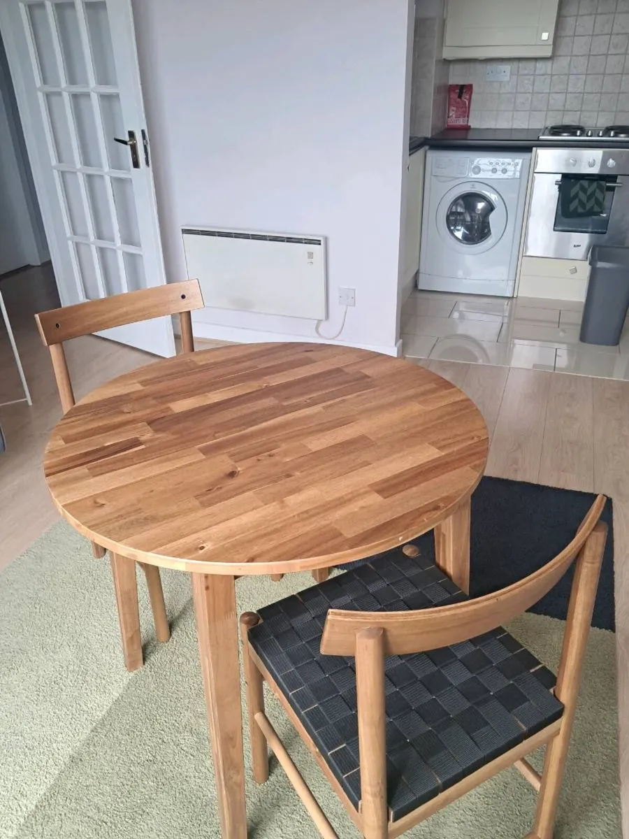 Small Dining table and two chairs - Image 1