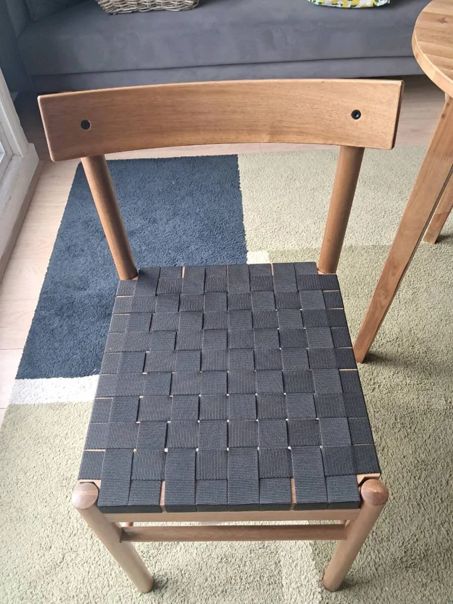Small Dining table and two chairs - Image 3