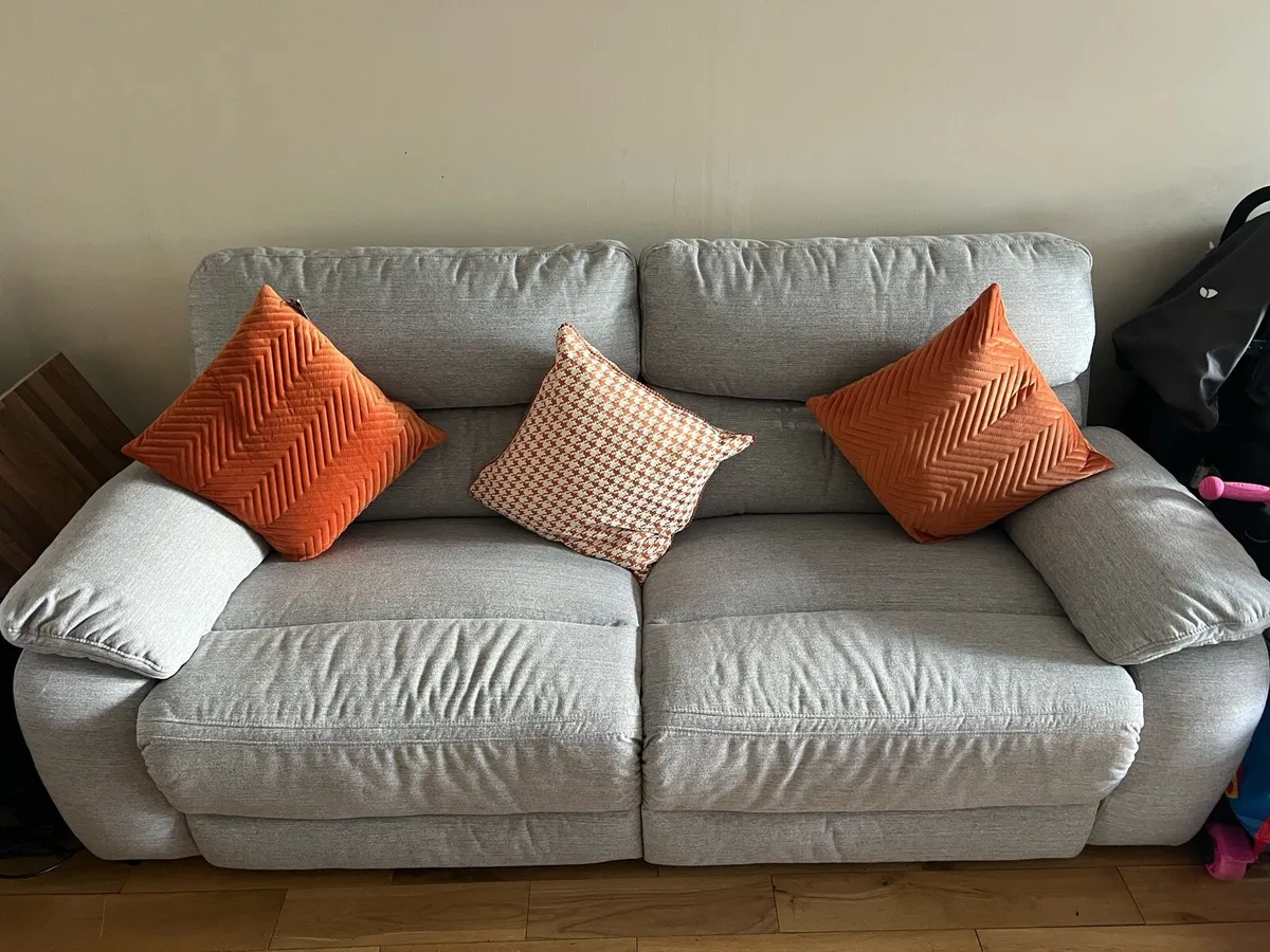 3 seater + two 2 seater sofas - Image 1