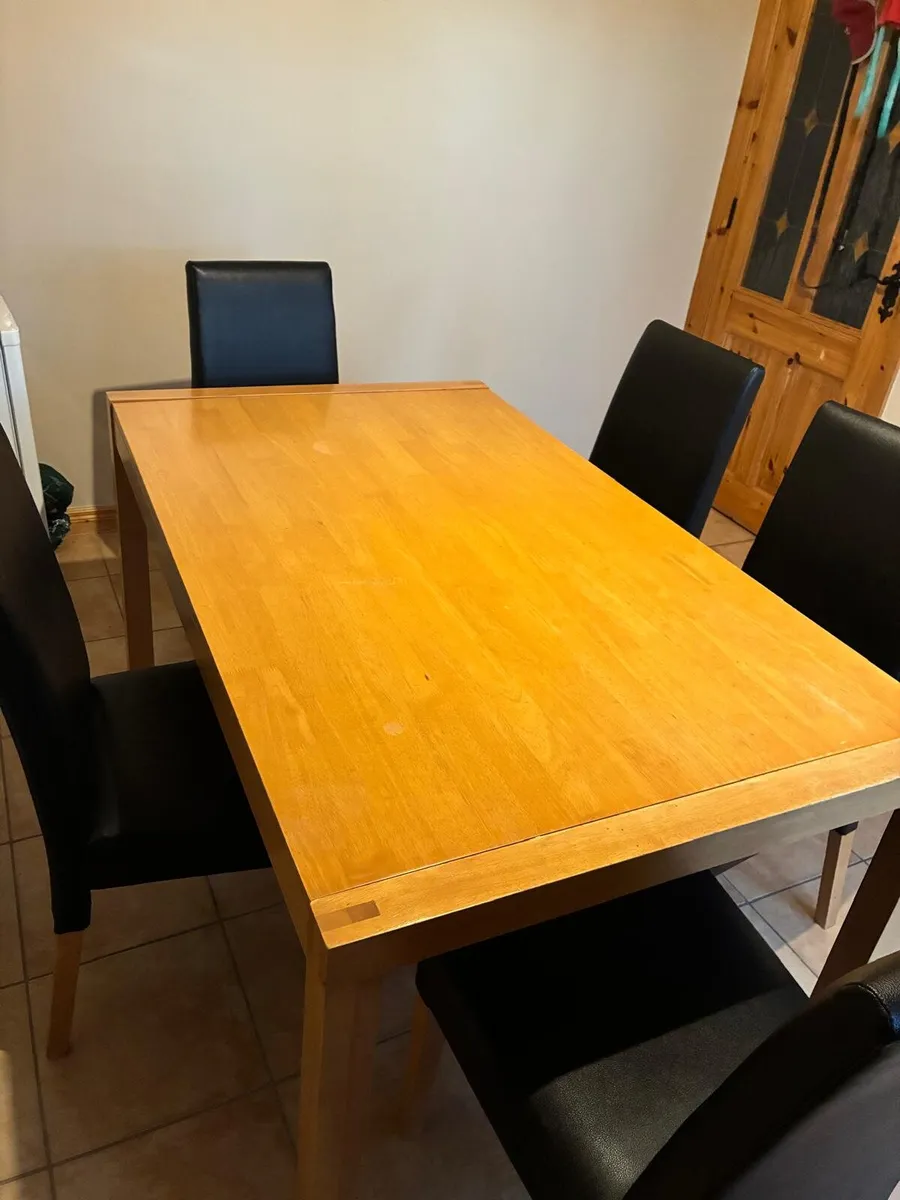 Kitchen table and chairs - Image 2