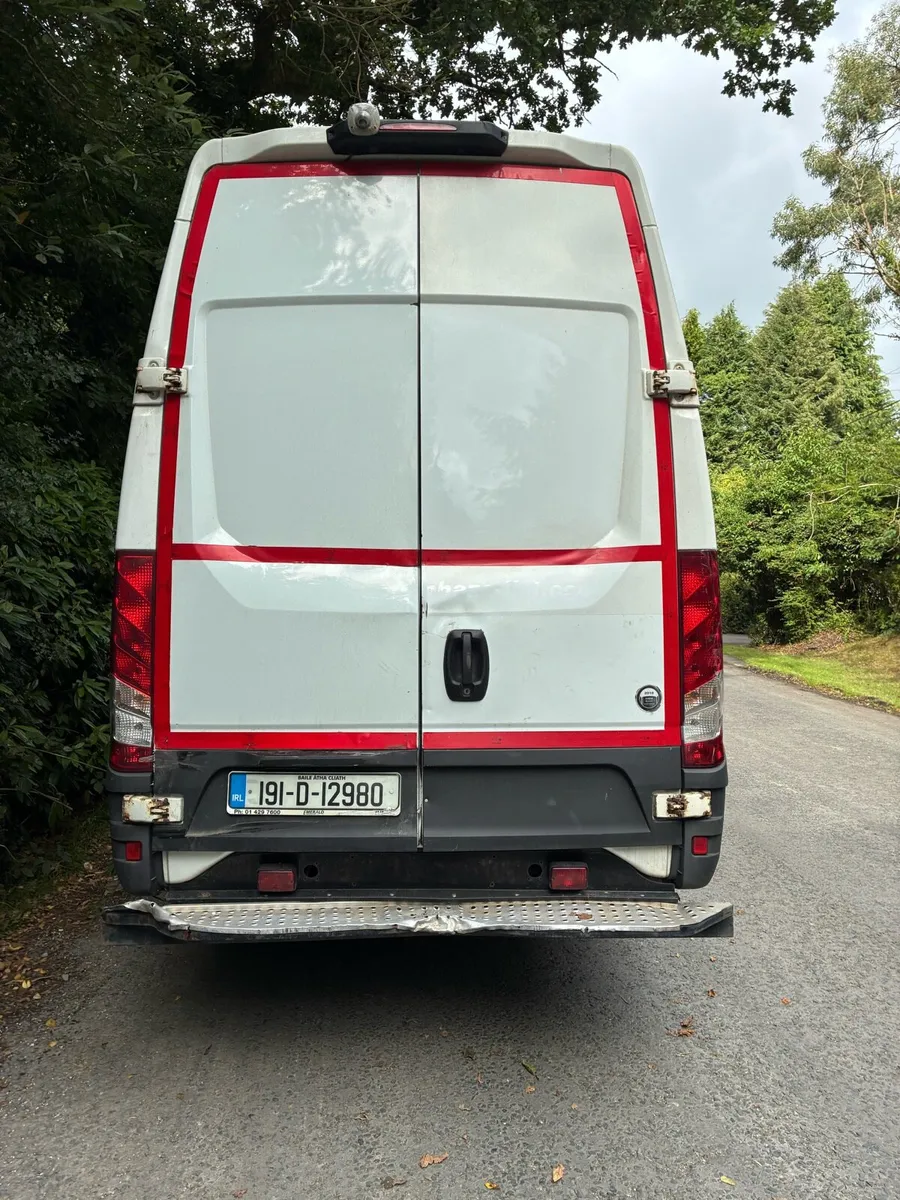 Van - Image 3