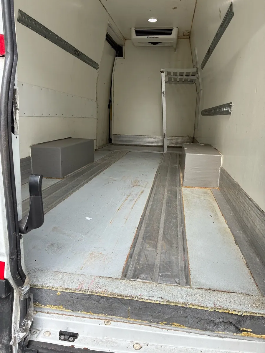 Van - Image 4
