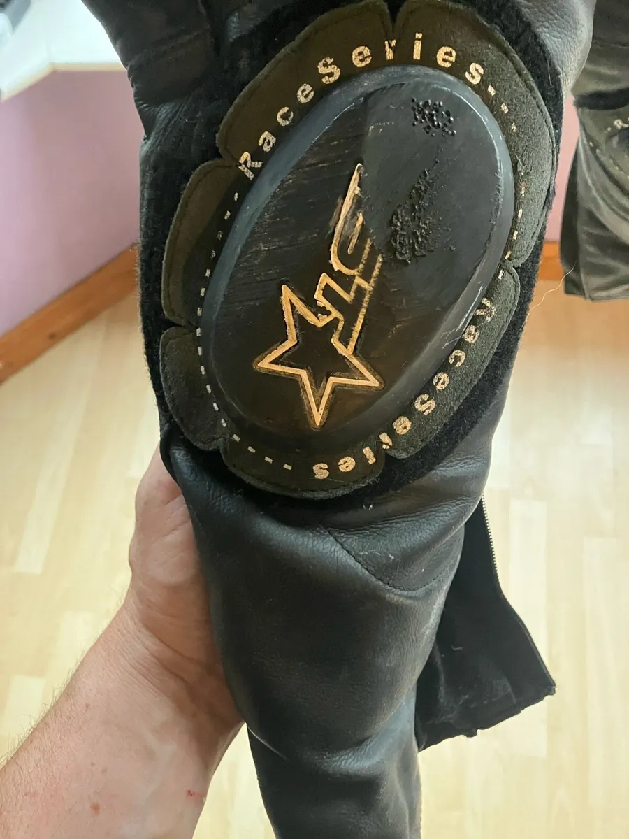 RST voltage leathers - Image 2