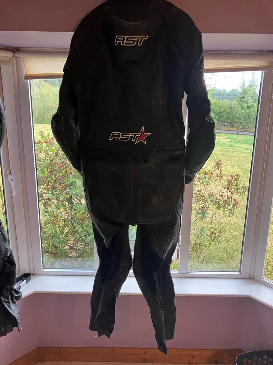 RST voltage leathers - Image 3