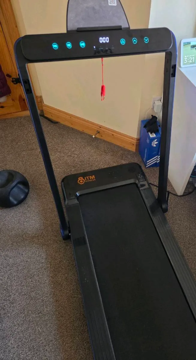 Treadmill / walking pad - Image 1