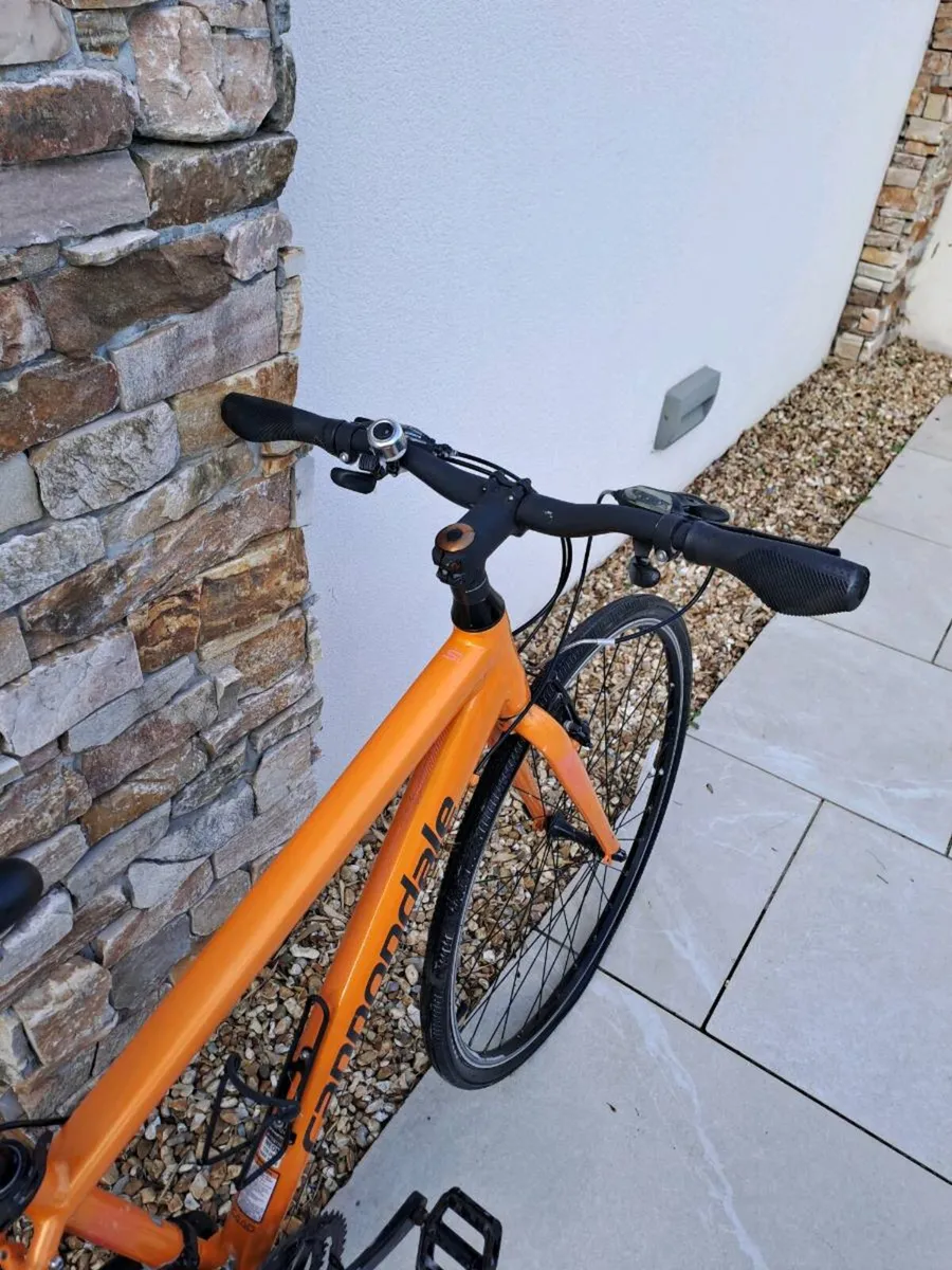 Boys Hybrid Bike - Image 4