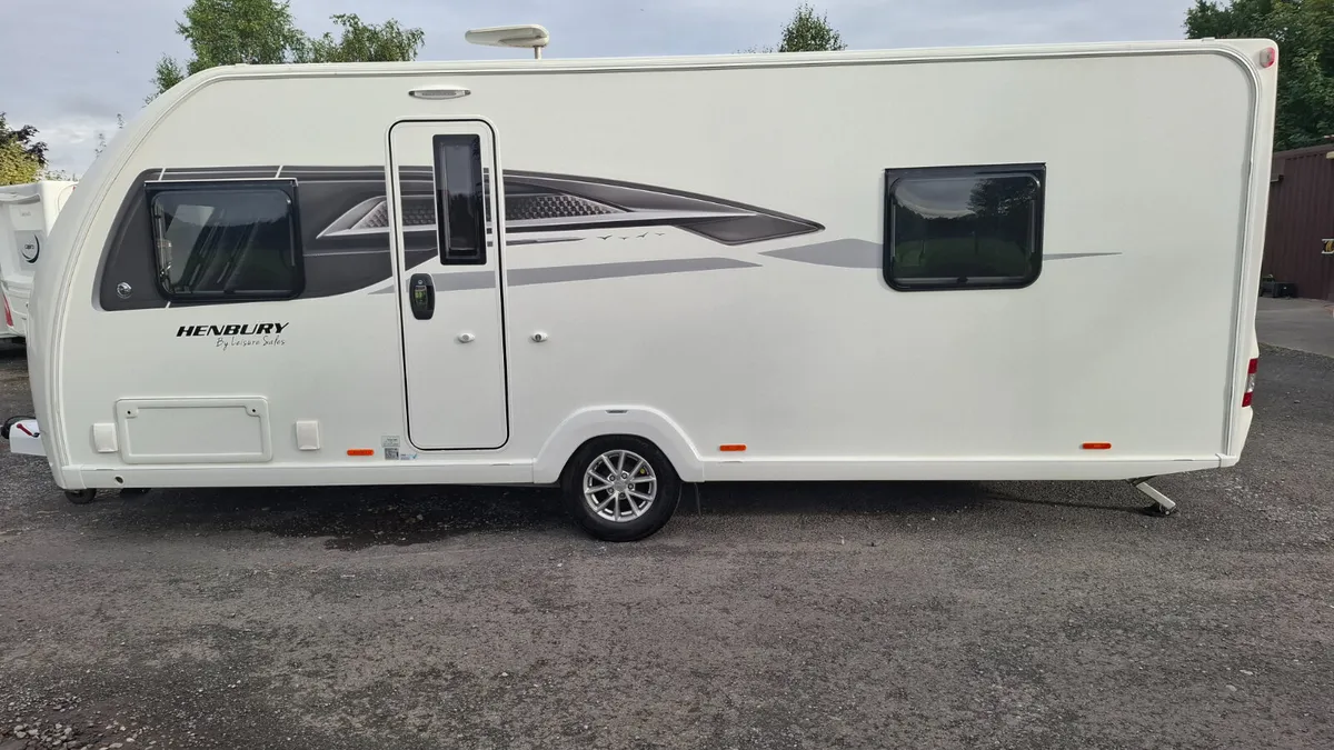Swift Henbury Caravan End Bedroom Island Bed - Image 1